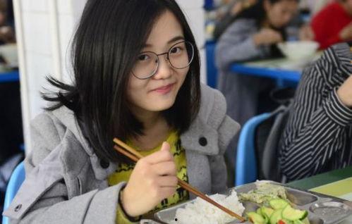 娱乐吃瓜酱大学生活费,娱乐吃瓜酱的校园消费真相