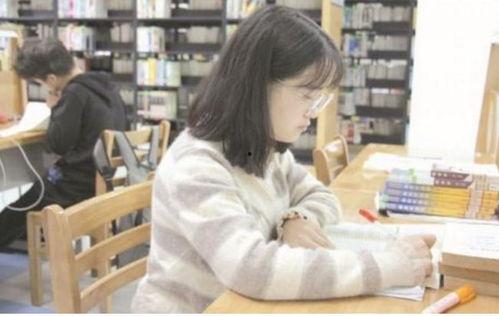 娱乐吃瓜酱大学生活费,娱乐吃瓜酱的校园消费真相